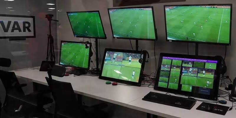 Hạn chế của công nghệ Var trong bóng đá là gì?